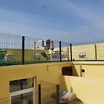 Urban Konukevi